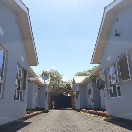 Le Parlour Bed & Breakfast Boma la Ngombe Exterior photo