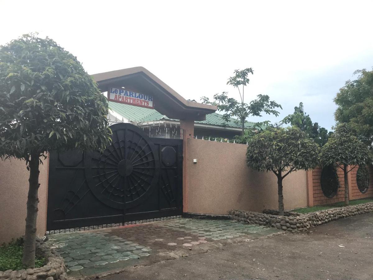 Le Parlour Bed & Breakfast Boma la Ngombe Exterior photo
